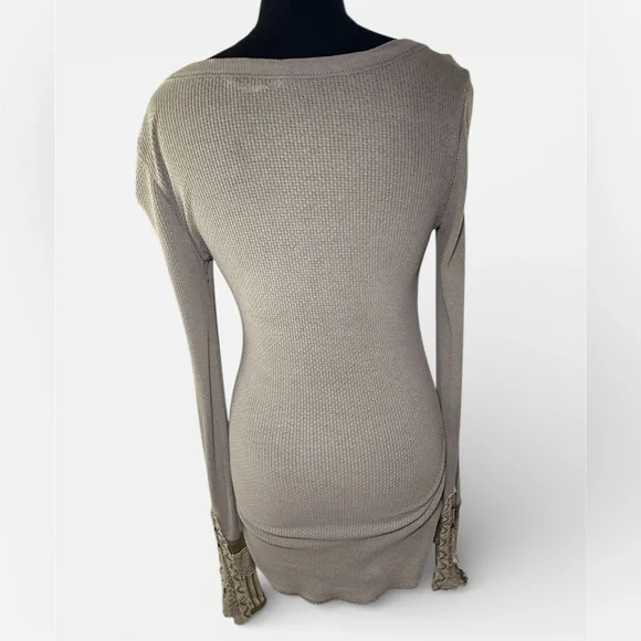 Free People Woman’s Cuff Thermal Long Sleeve Classic Top Sz XS Grey/Brown - Picture 3 of 8